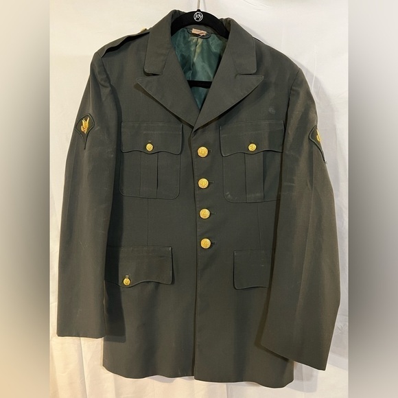 Men’s army green jacket 38L Large vintage‍ embroidered patches authentic - Picture 1 of 11